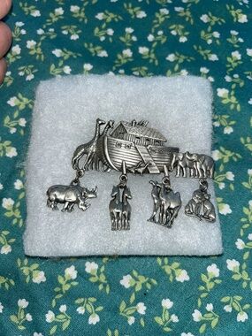 VintageJJ Jonette Noah's Ark Silver-Tone Animal Charm Brooch Pewter